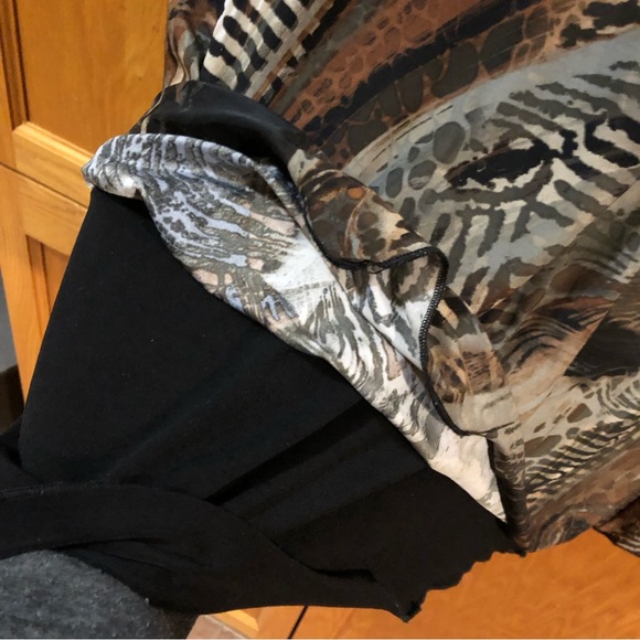 3/$30 - Animal Print Tunic - Picture 3 of 7